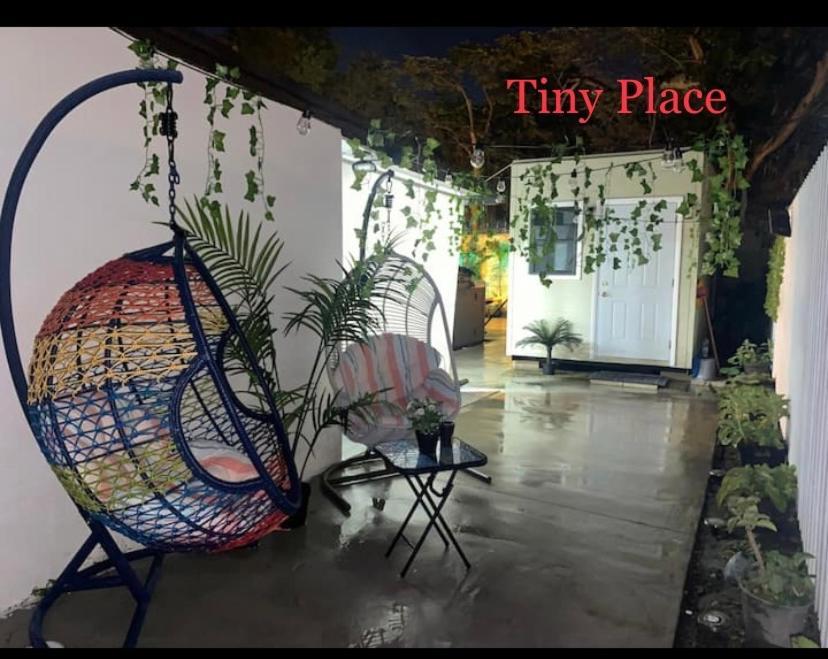 Tiny Place W Private Hot Jacuzzi 7 Min To Miami International Airport Bagian luar foto