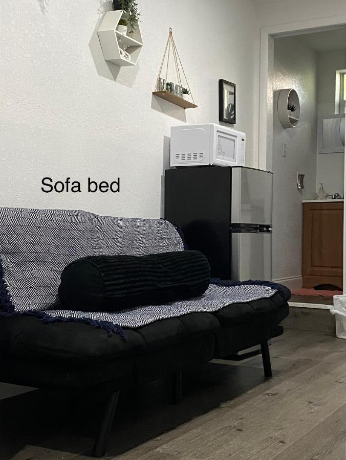 Tiny Place W Private Hot Jacuzzi 7 Min To Miami International Airport Bagian luar foto