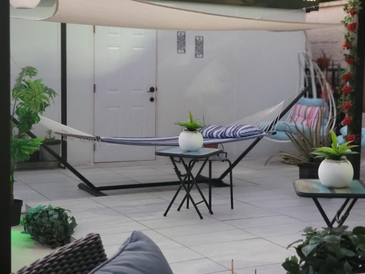 Tiny Place W Private Hot Jacuzzi 7 Min To Miami International Airport Bagian luar foto