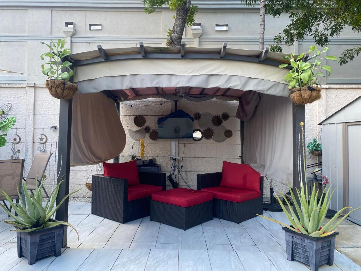 Tiny Place W Private Hot Jacuzzi 7 Min To Miami International Airport Bagian luar foto