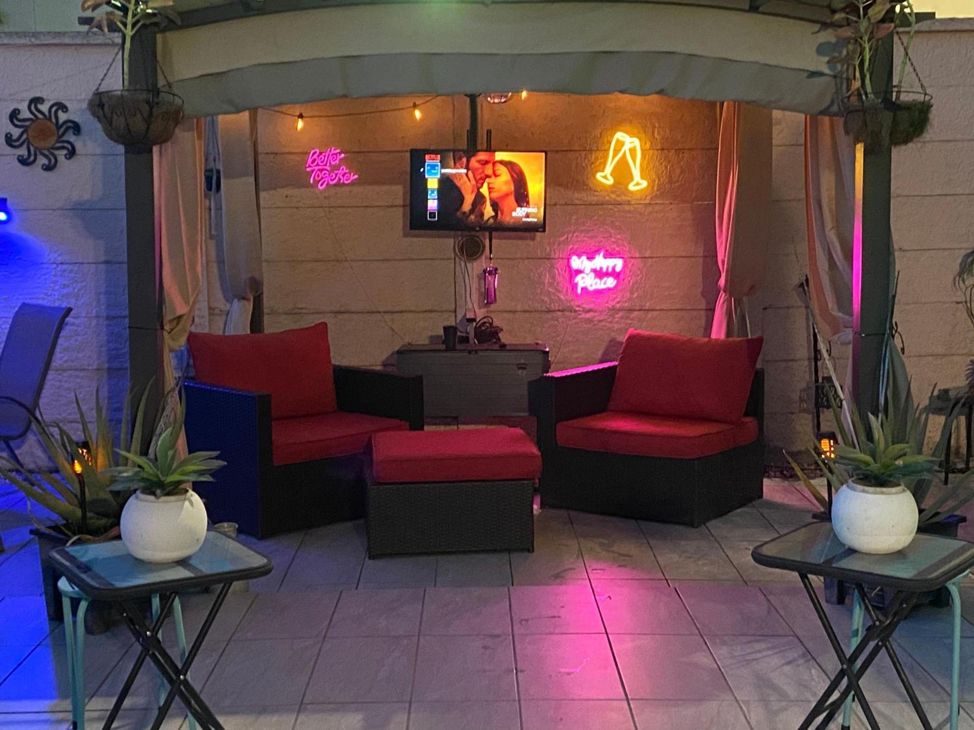 Tiny Place W Private Hot Jacuzzi 7 Min To Miami International Airport Bagian luar foto