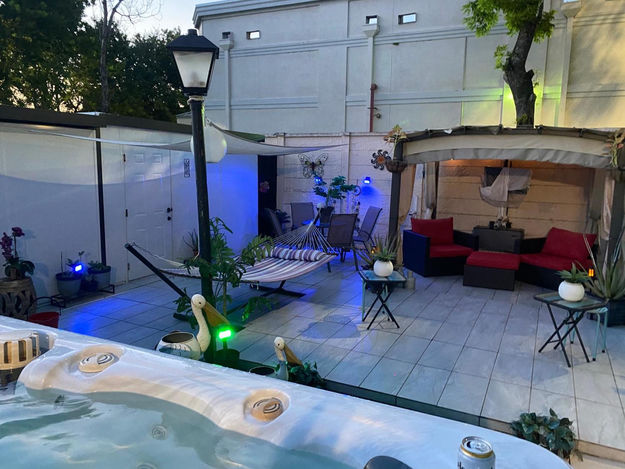 Tiny Place W Private Hot Jacuzzi 7 Min To Miami International Airport Bagian luar foto