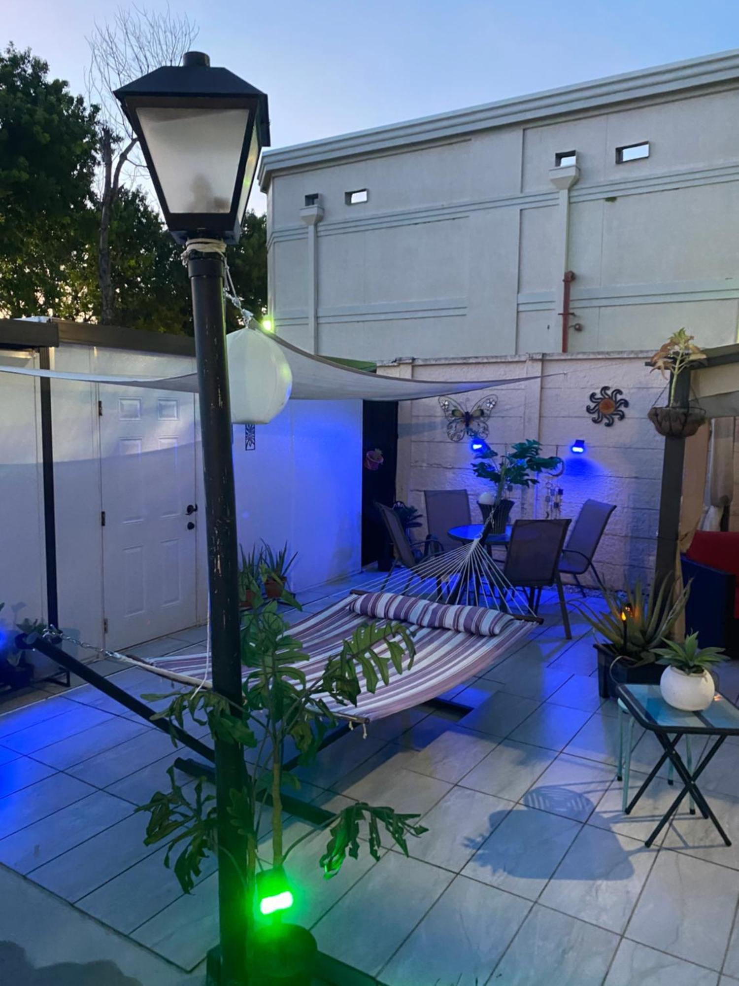 Tiny Place W Private Hot Jacuzzi 7 Min To Miami International Airport Bagian luar foto