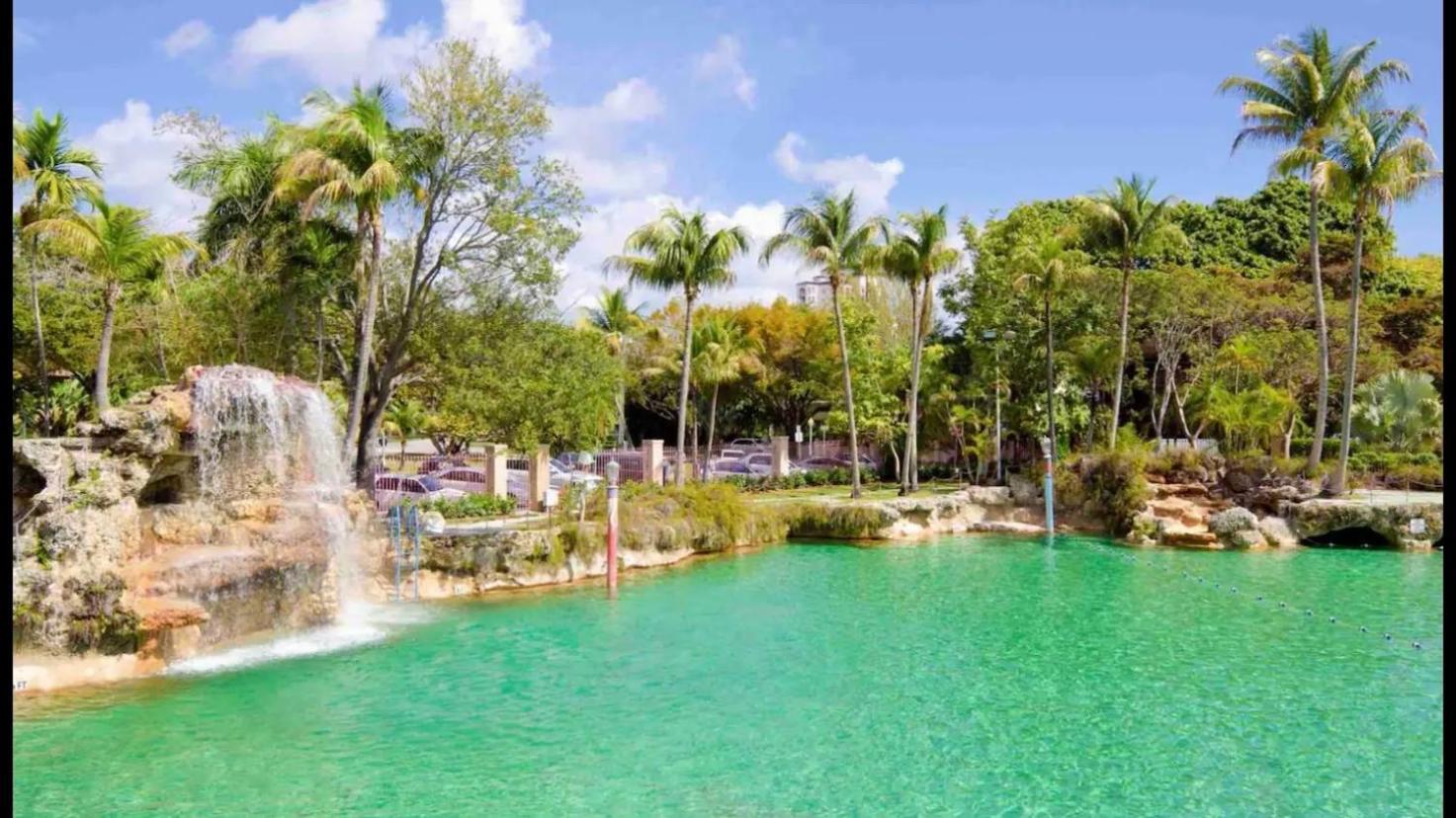 Tiny Place W Private Hot Jacuzzi 7 Min To Miami International Airport Bagian luar foto