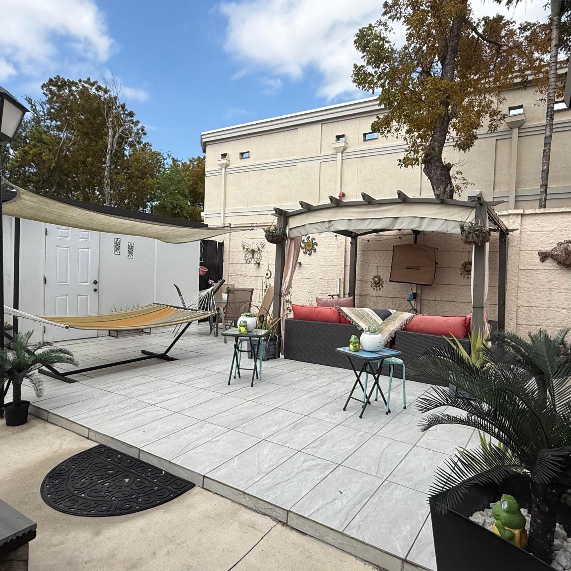 Tiny Place W Private Hot Jacuzzi 7 Min To Miami International Airport Bagian luar foto