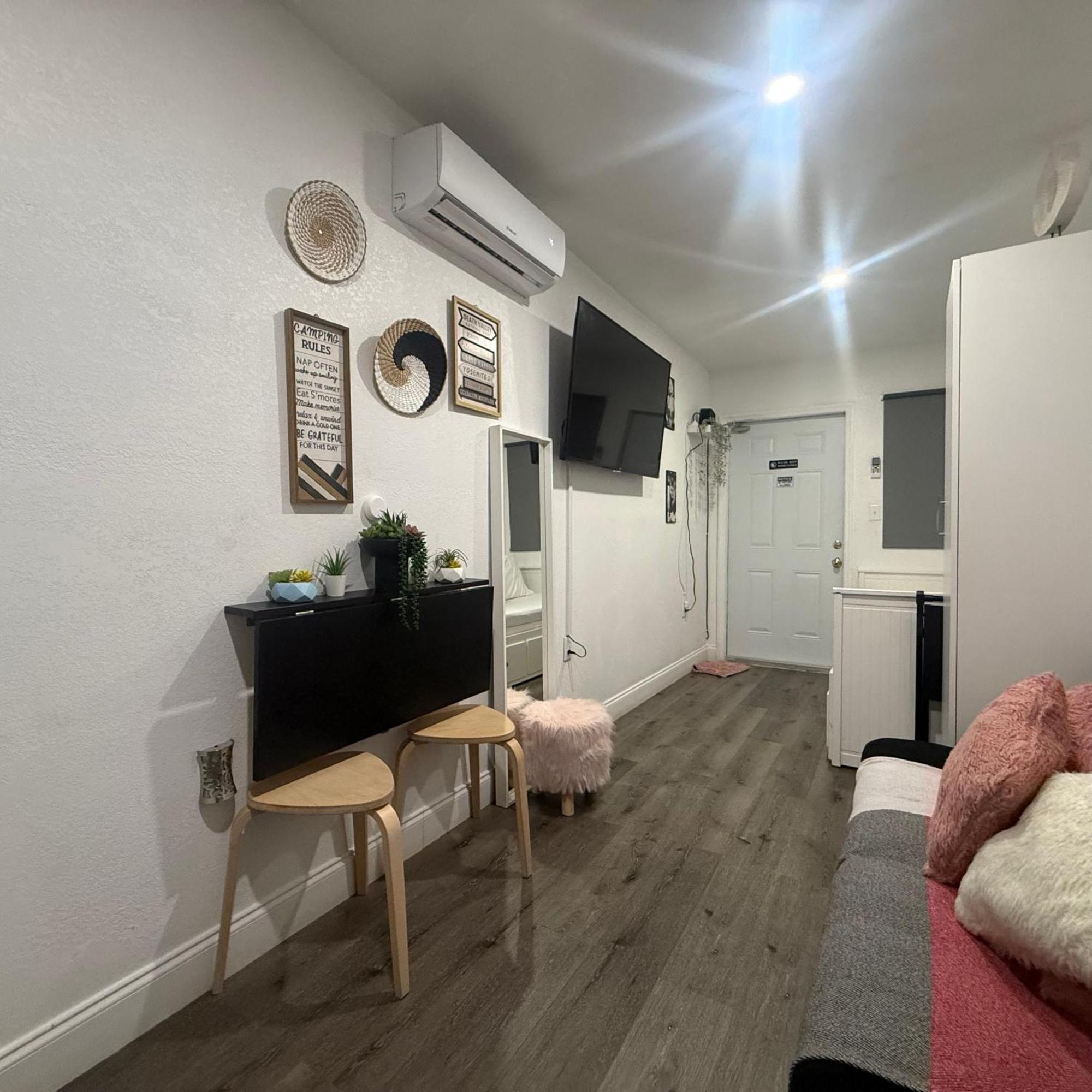 Tiny Place W Private Hot Jacuzzi 7 Min To Miami International Airport Bagian luar foto